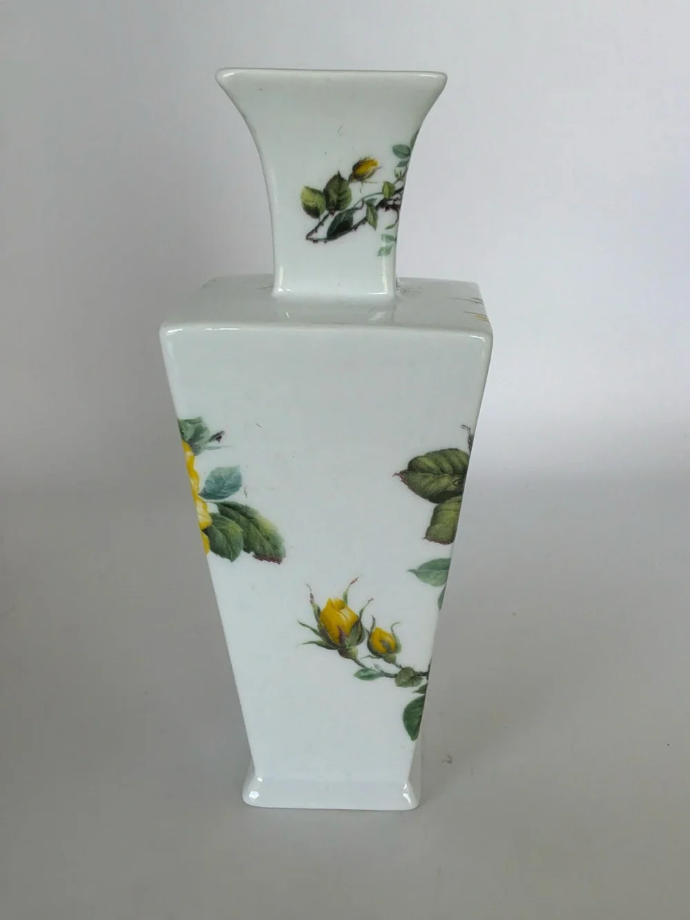 I. Godinger & Co. Yellow Rose Porcelain Square Vase Floral Décor